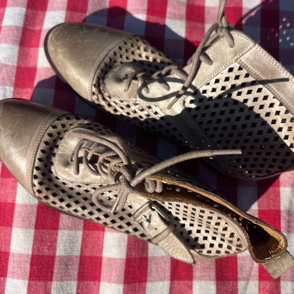 Women's Leather Lace-Up Ankle Boots